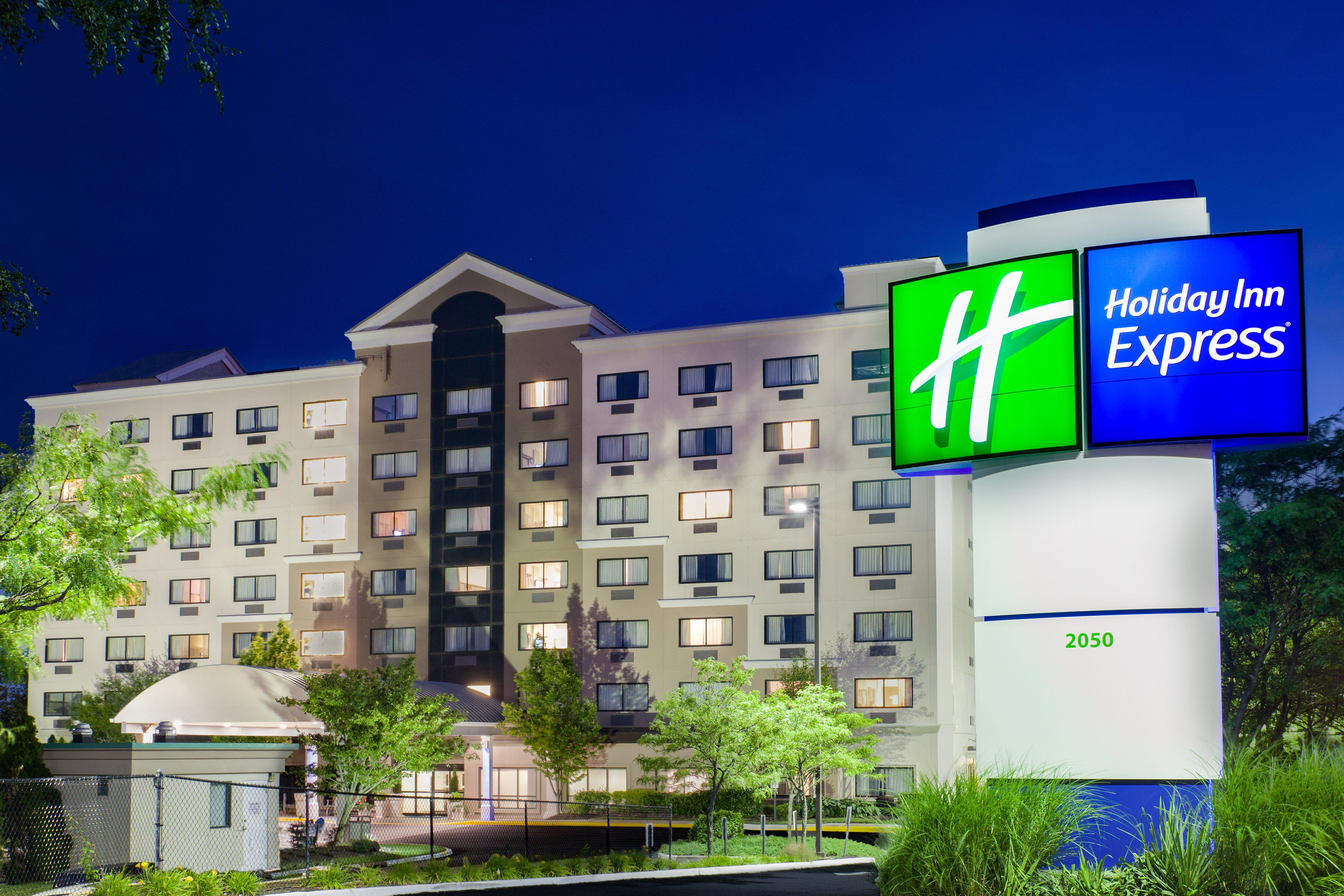 Holiday Inn Express Hauppauge-Long Island, An Ihg Hotel מראה חיצוני תמונה